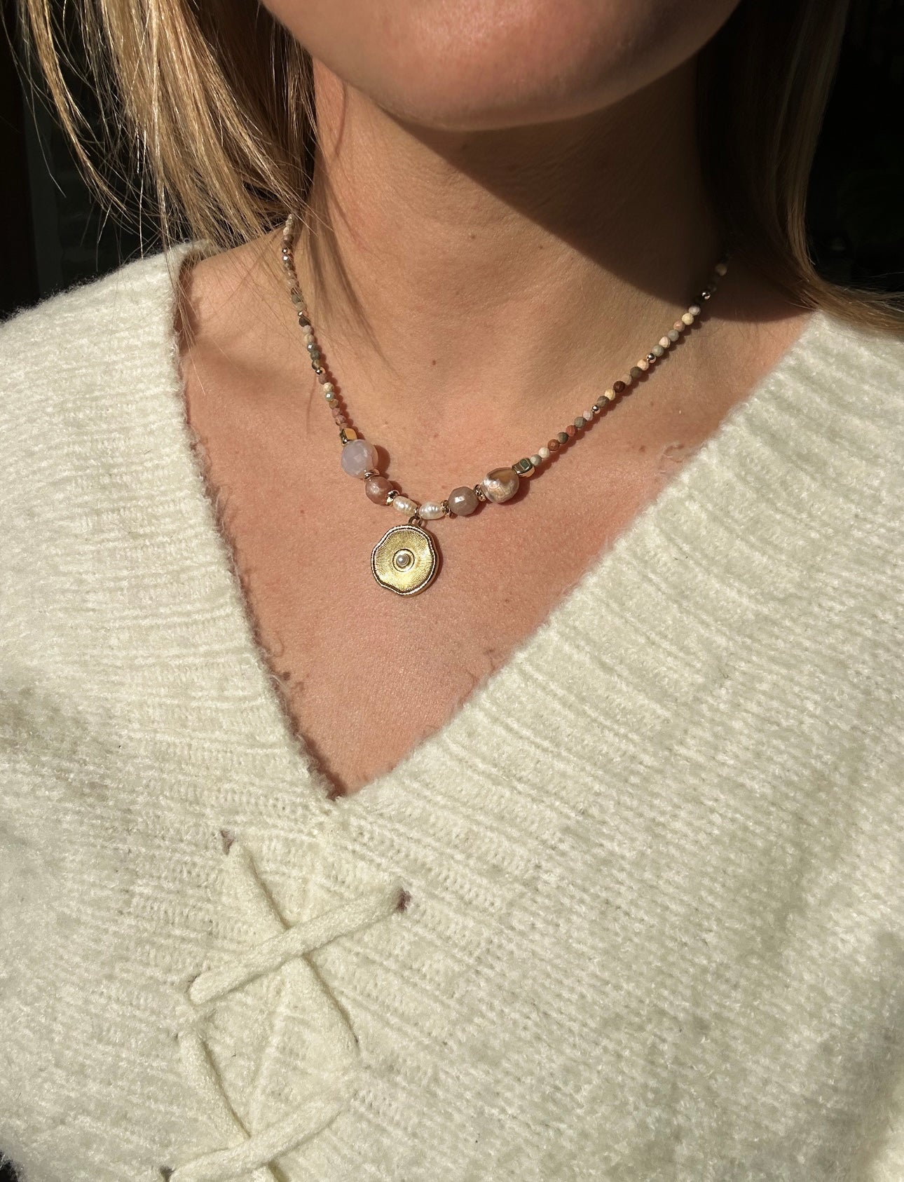 Collier NIKA
